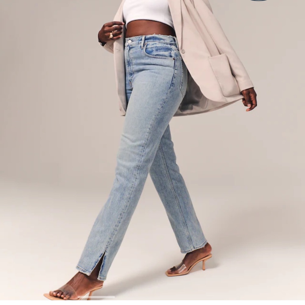 Abercrombie Curve Love Ultra High Rise 90s Straight Jean